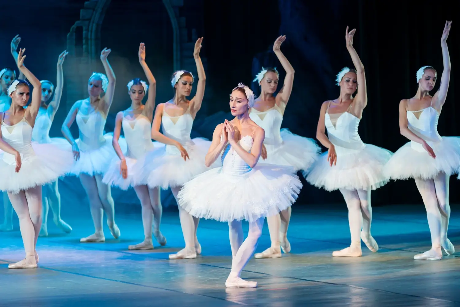 lake-dance-artist-performer-ballerina-ballet-1379731-pxhere.com